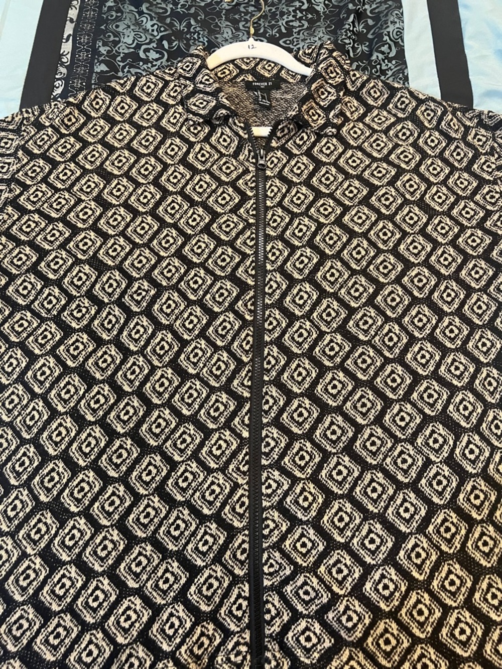 Forever 21 Black and White Geometric Zip Dress Shirt